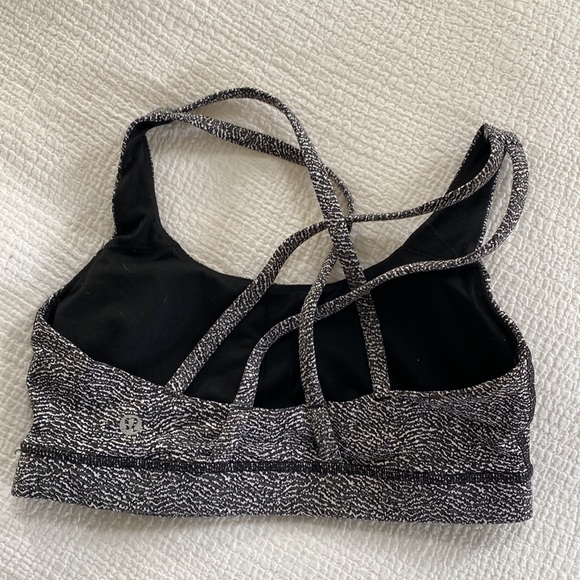 Lululemon Energy Sports Bra Size 6 - Picture 3 of 3
